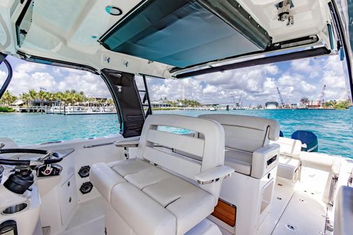 Boston Whaler 350 Realm image