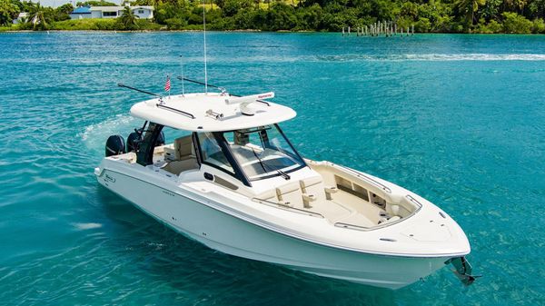 Boston Whaler 350 Realm 