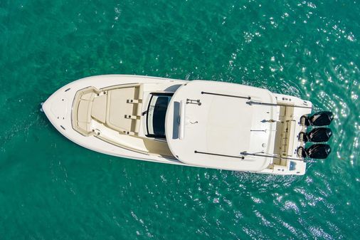 Boston Whaler 350 Realm image