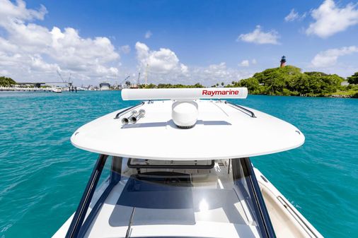 Boston Whaler 350 Realm image