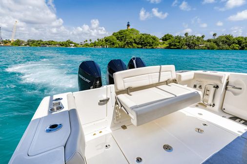 Boston Whaler 350 Realm image