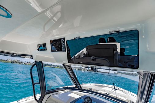 Boston Whaler 350 Realm image