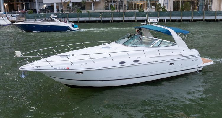 Cruisers Yachts 3870 Express - main image