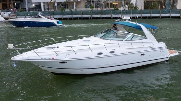 Cruisers Yachts 3870 Express 