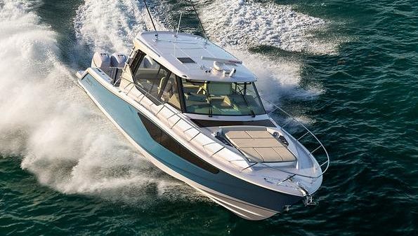 Boston Whaler 405 Conquest 