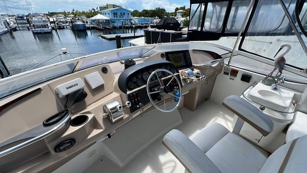 Carver 41 Cockpit Motor Yacht image