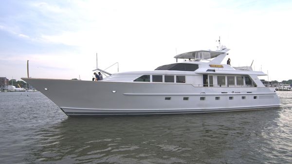 Burger Raised Pilothouse