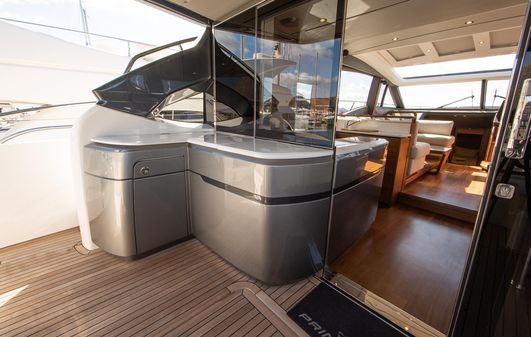 Princess Yachts V60 image