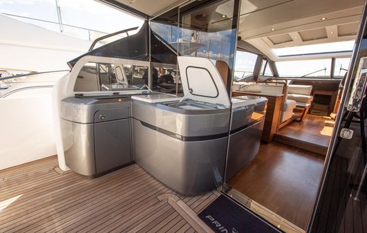 Princess Yachts V60 image