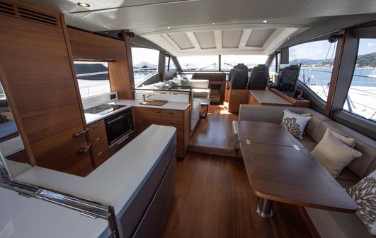 Princess Yachts V60 image