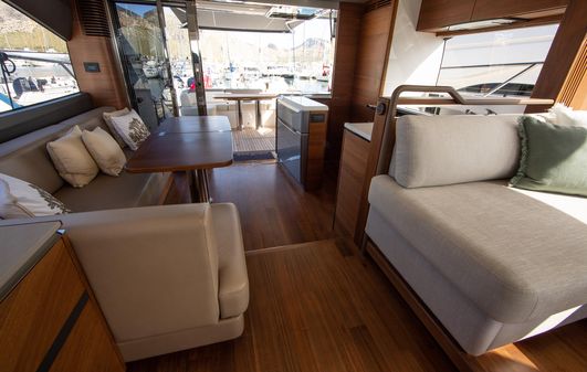 Princess Yachts V60 image