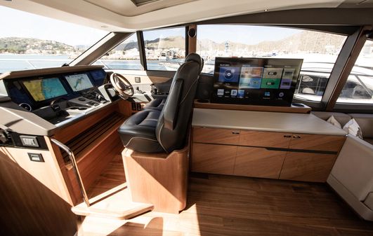 Princess Yachts V60 image