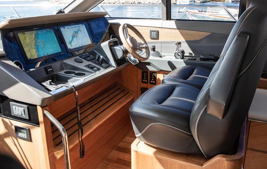 Princess Yachts V60 image