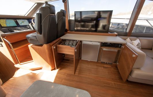 Princess Yachts V60 image