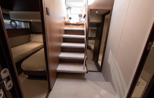 Princess Yachts V60 image