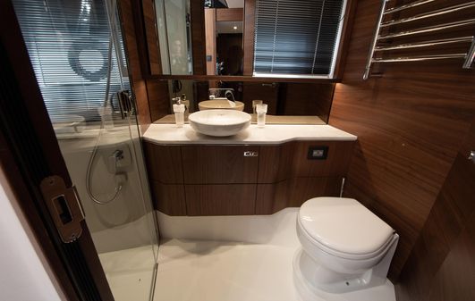 Princess Yachts V60 image