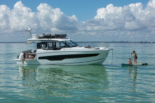 Jeanneau 1295 FLY image