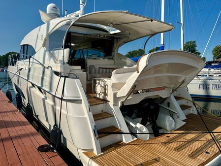 Riviera 5400 Sport Yacht image