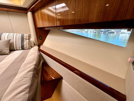 Riviera 5400 Sport Yacht image