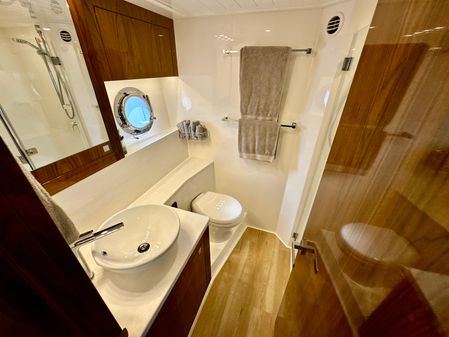 Riviera 5400 Sport Yacht image