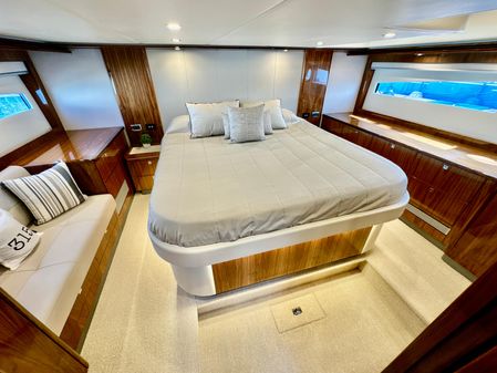 Riviera 5400 Sport Yacht image