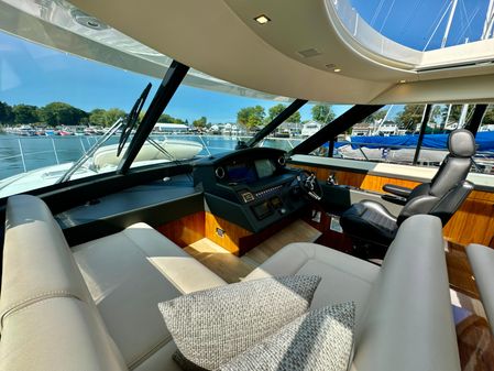 Riviera 5400 Sport Yacht image