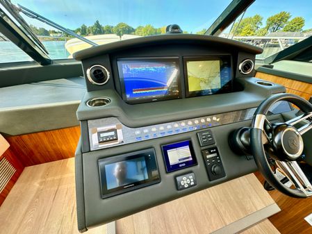 Riviera 5400 Sport Yacht image