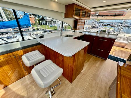 Riviera 5400 Sport Yacht image