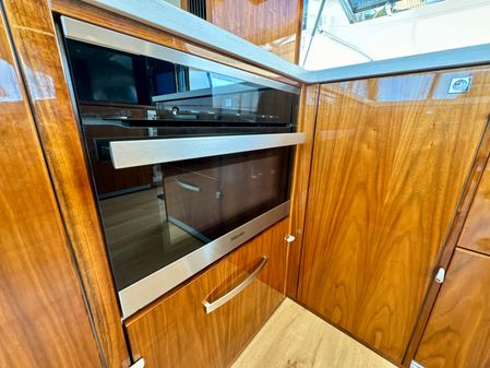 Riviera 5400 Sport Yacht image