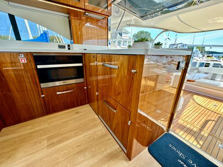 Riviera 5400 Sport Yacht image