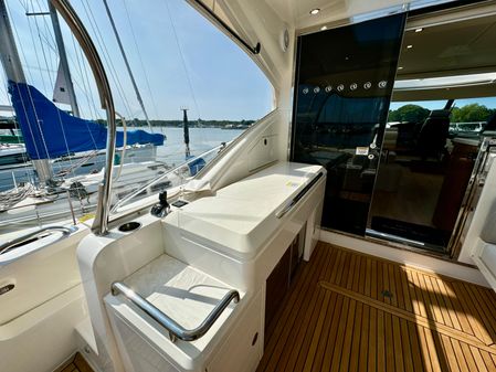 Riviera 5400 Sport Yacht image