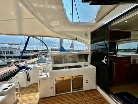 Riviera 5400 Sport Yacht image