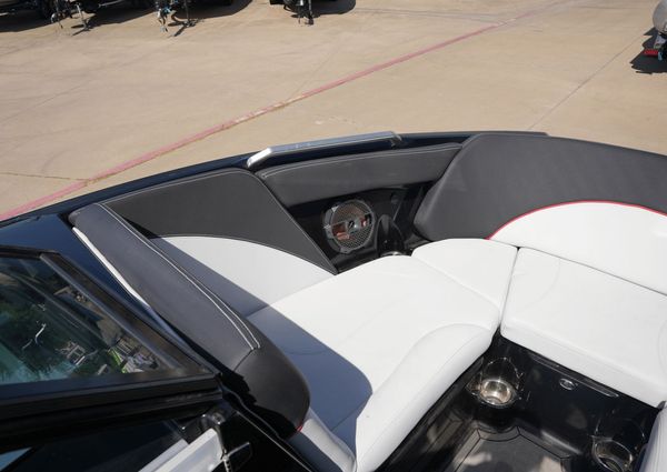 MasterCraft XT22 image