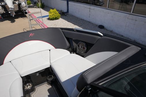 MasterCraft XT22 image