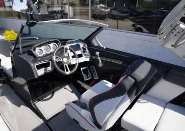 MasterCraft XT22 image