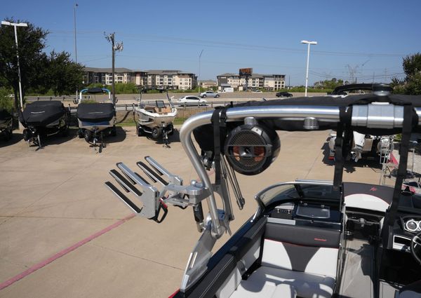 MasterCraft XT22 image