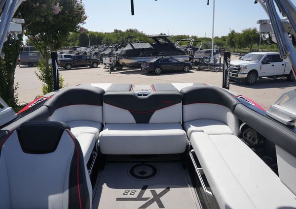 MasterCraft XT22 image