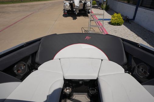 MasterCraft XT22 image