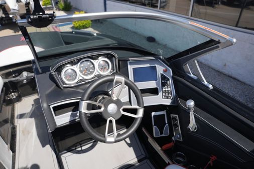 MasterCraft XT22 image