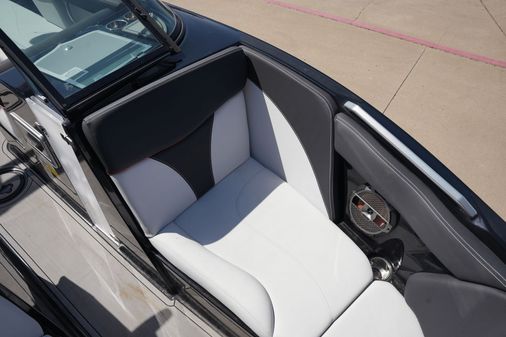 MasterCraft XT22 image