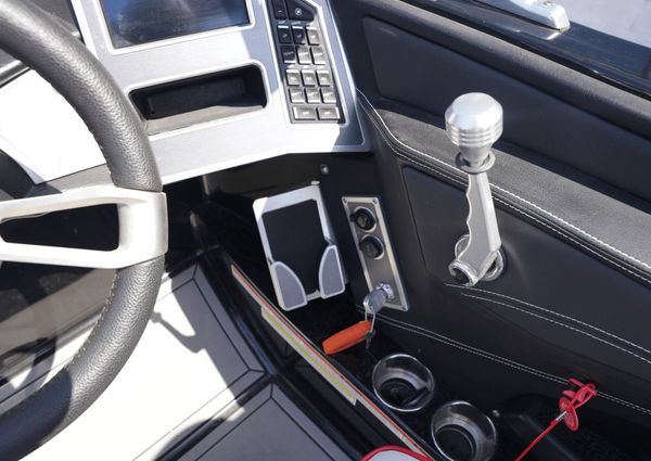 MasterCraft XT22 image