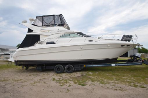 Sea Ray 400 Sedan Bridge image