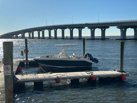 Robalo R200-CENTER-CONSOLE image