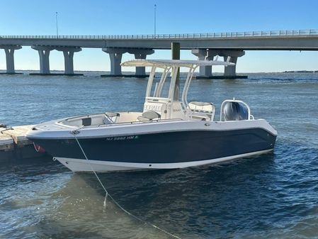 Robalo R200-CENTER-CONSOLE image