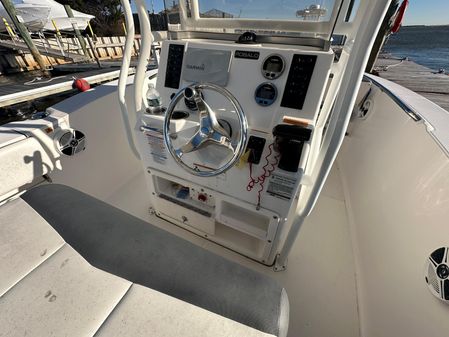 Robalo R200-CENTER-CONSOLE image