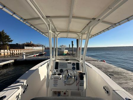 Robalo R200-CENTER-CONSOLE image