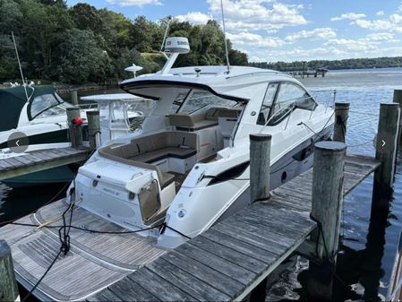 Sea Ray Sundancer 350 Coupe image