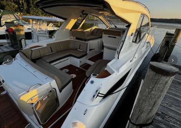 Sea Ray Sundancer 350 Coupe image