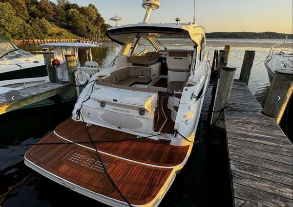 Sea Ray Sundancer 350 Coupe image