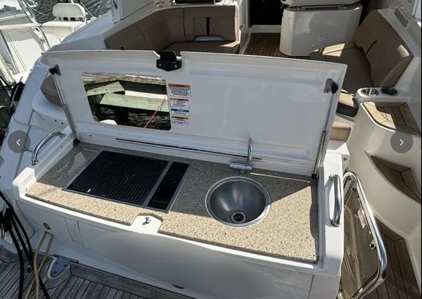 Sea Ray Sundancer 350 Coupe image